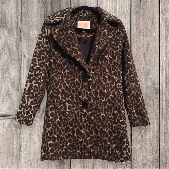 Beautiful Leopard Coat  - Picture 1 of 7